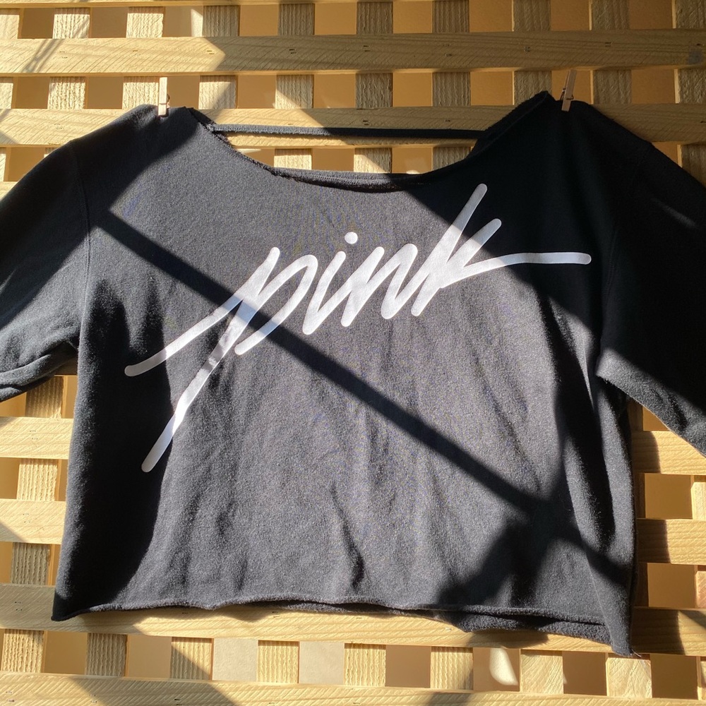 V.S black/white Off the shoulder crop top - Picture 4 of 8
